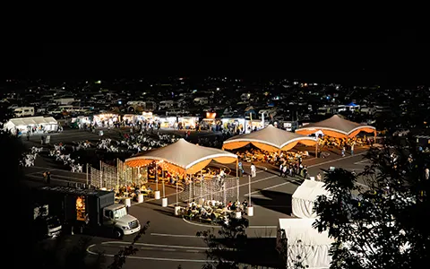If you want to immerse yourself in MotoGP™ until night, head to "Over Night Square"