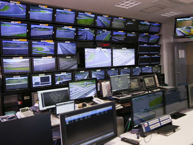 モータースポーツの裏側ツアー