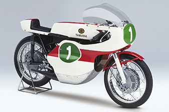 Yamaha RD56（1965年）250cc級 騎手菲爾·里德 製造商／騎手冠軍連霸
