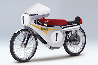 Honda RC116（1966年）50cc級 騎手拉爾夫·布萊恩斯 贏得曼島TT賽事 製造商冠軍獲得