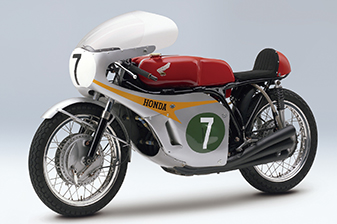 Honda RC166（1966年）250cc級 騎手麥克·海爾伍德 贏得曼島TT賽事冠軍 製造商／騎手冠軍連霸